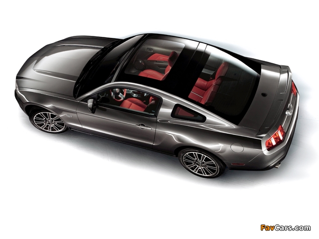 Photos of Mustang GT Glass Roof 2010–12 (640 x 480)