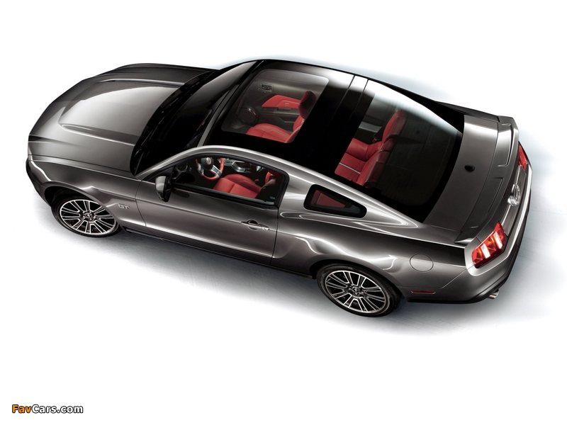 Photos of Mustang GT Glass Roof 2010–12 (800 x 600)