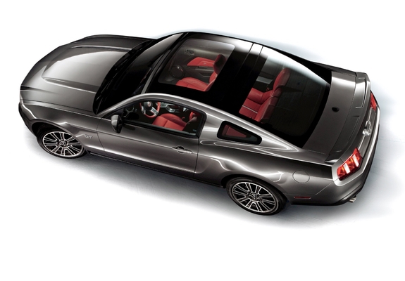 Photos of Mustang GT Glass Roof 2010–12