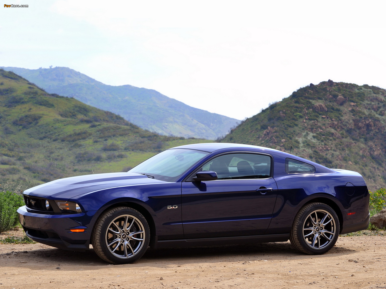 Photos of Mustang 5.0 GT 2010–12 (1600 x 1200)