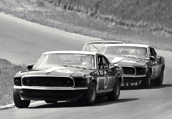 Pictures of Mustang Boss 302 Trans-Am Race Car 1969