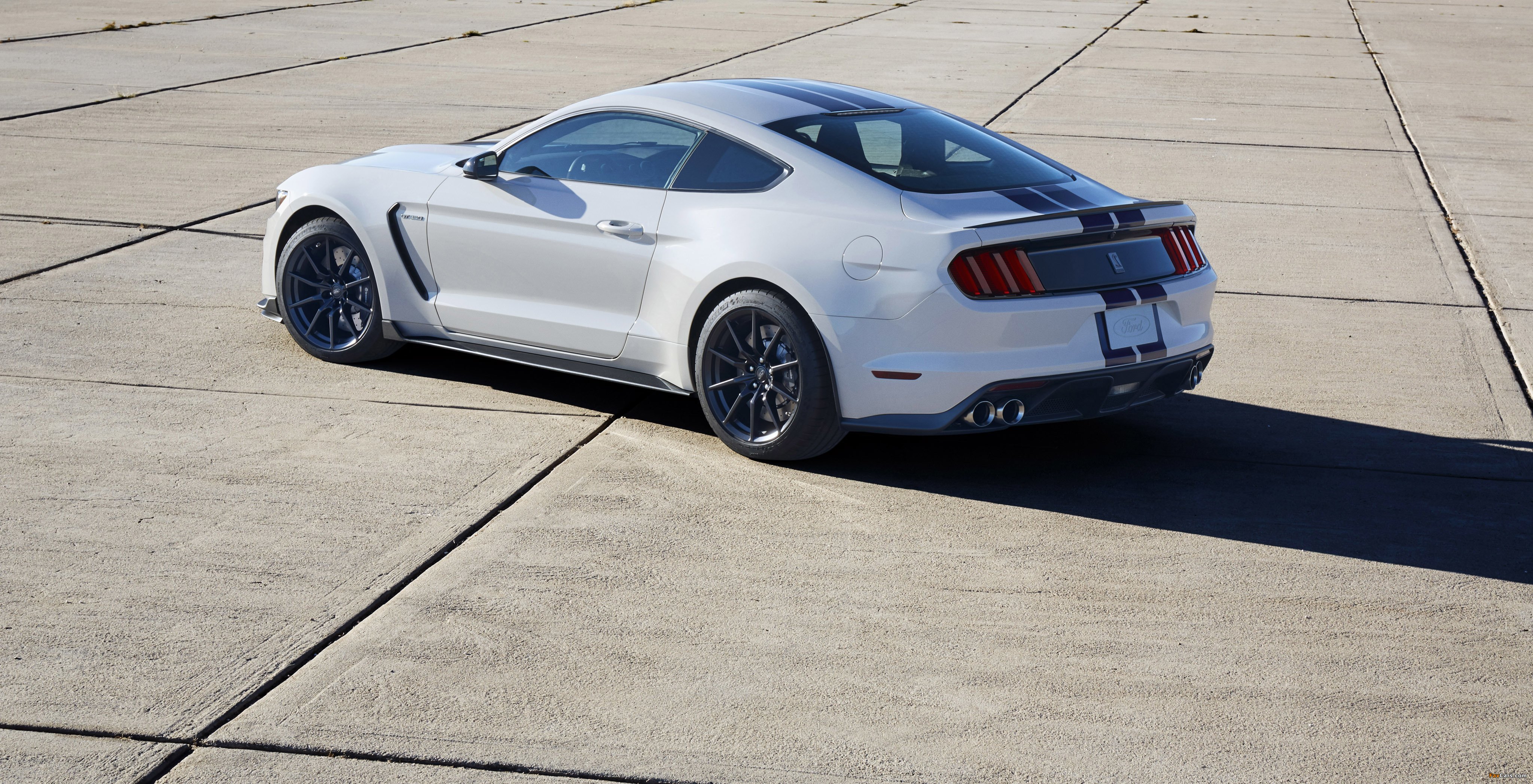 Pictures of Shelby GT350 Mustang 2015 (4096 x 2096)