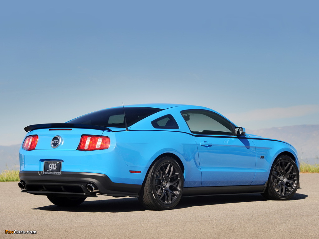 Mustang RTR Package 2010–11 wallpapers (1024 x 768)