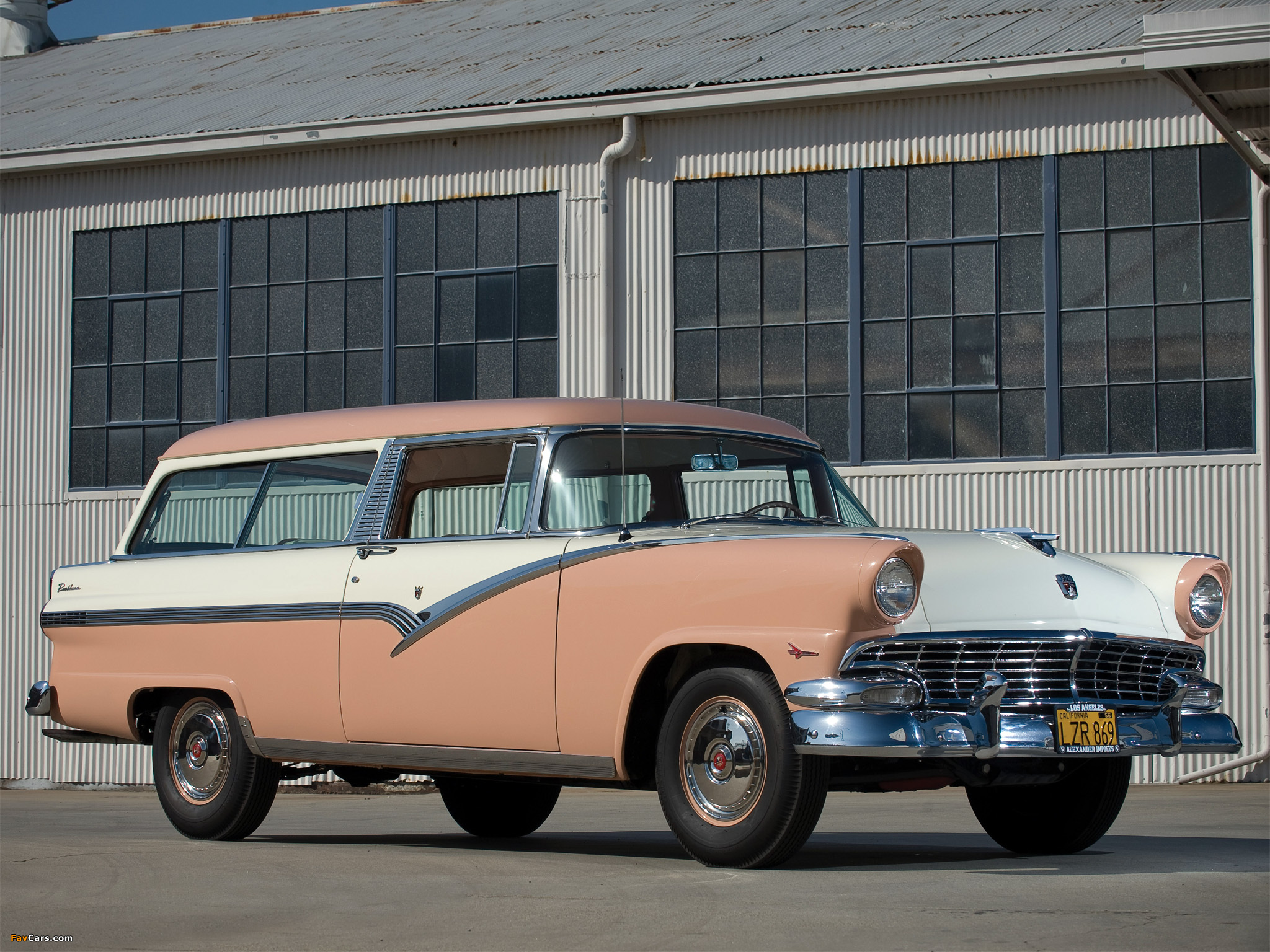 Images of Ford Parklane Station Wagon 1956 (2048 x 1536)