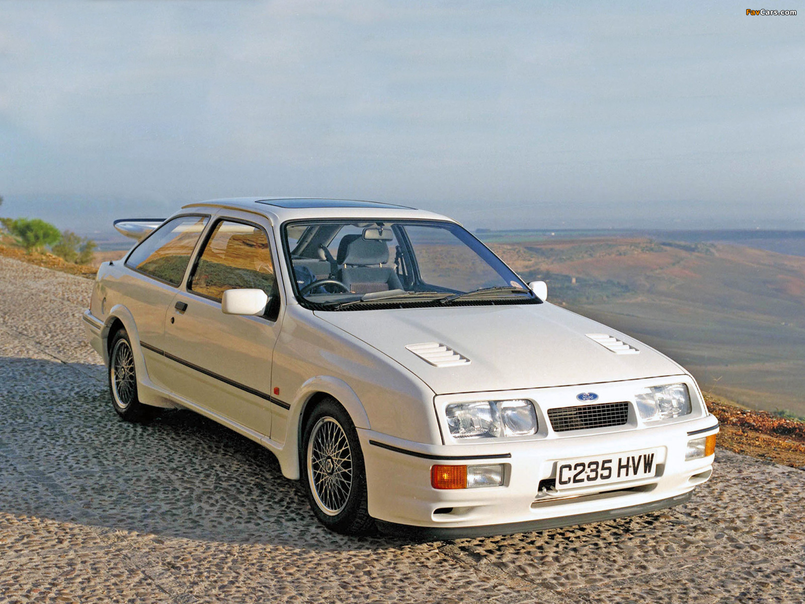 Images of Ford Sierra RS Cosworth UK-spec 1986–88 (1600 x 1200)