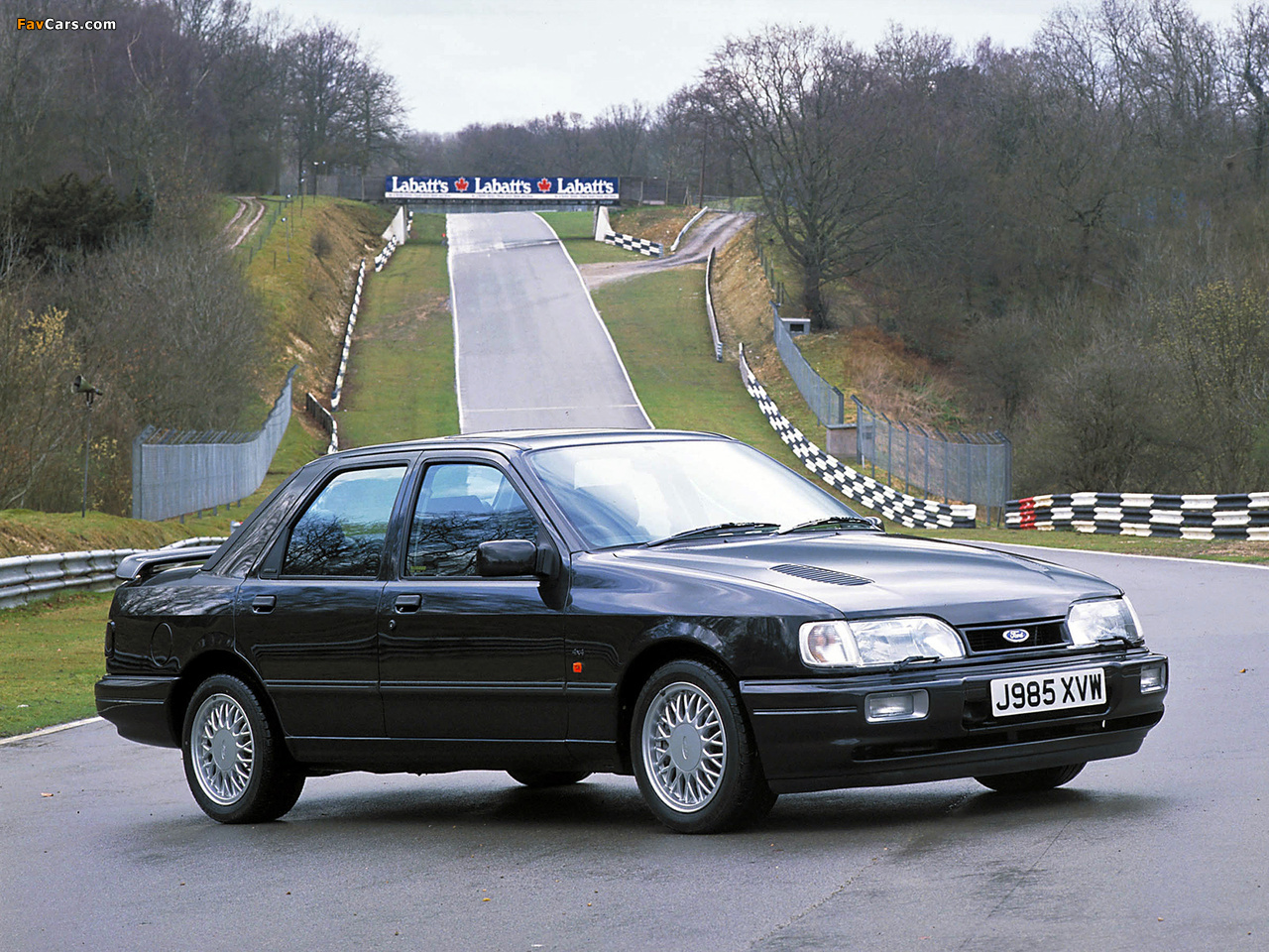 Photos of Ford Sierra Sapphire RS Cosworth 4x4 1990–92 (1280 x 960)