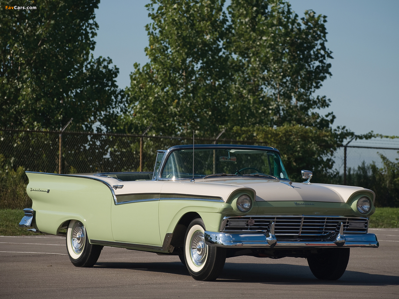 Ford Fairlane 500 Skyliner Retractable Hardtop 1957 photos (1280 x 960)