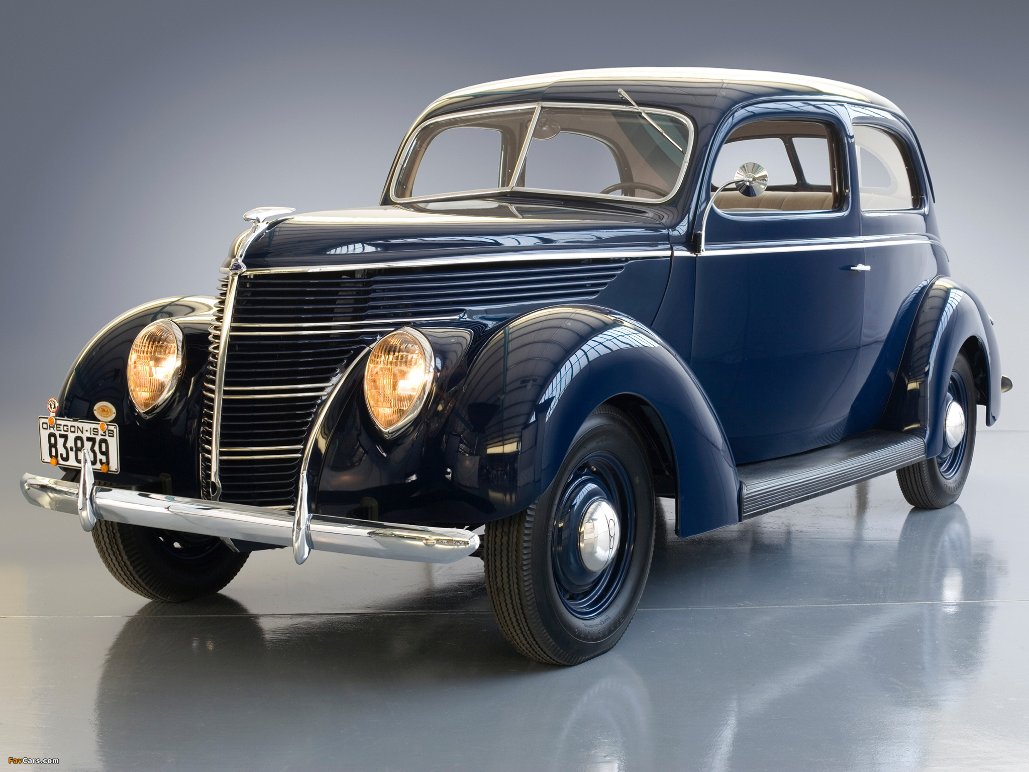 Images of Ford Standard Tudor Sedan (82A) 1938 (2048 x 1536)