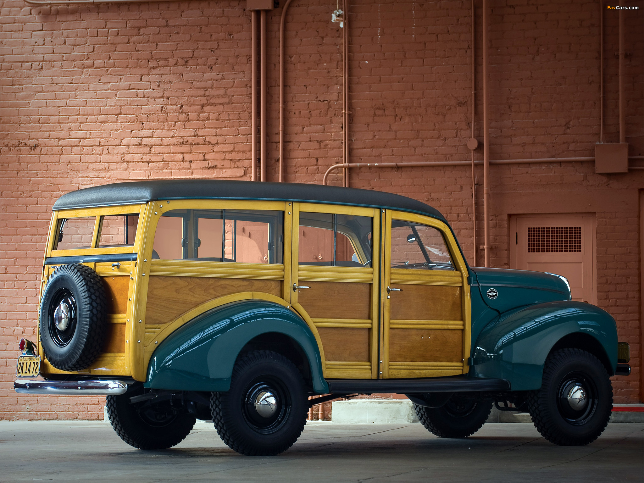 Pictures of Ford Standard Station Wagon by Marmon-Herrington 1940 (2048 x 1536)