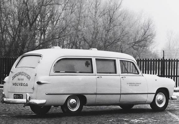 Pictures of Ford Standard Ambulance by Visser 1949