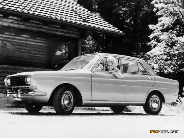 Ford 15M 4-door Saloon (P6) 1967–70 images (640 x 480)