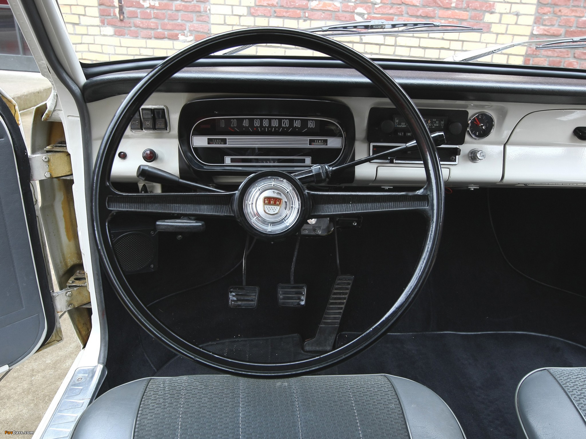 Images of Ford 12M 2-door Saloon (P6) 1967–70 (2048 x 1536)