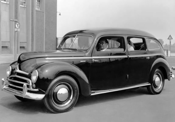 Pictures of Ford Taunus Spezial 4-door Saloon (G93A) 1950–51