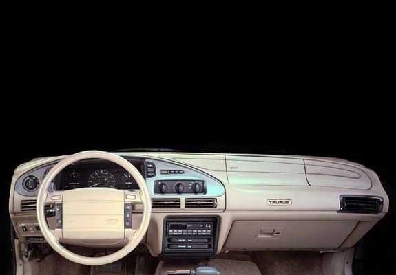 Ford Taurus 1992–95 photos