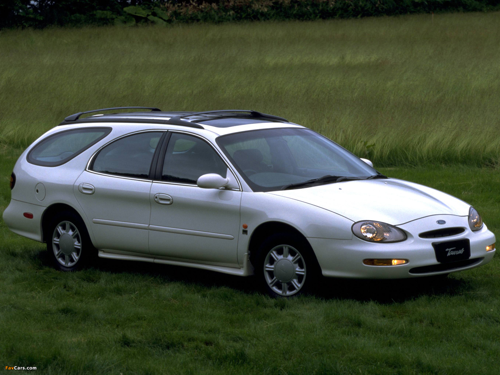 Ford Taurus Wagon JP-spec (1FASP57) 1996–99 images (1600 x 1200)