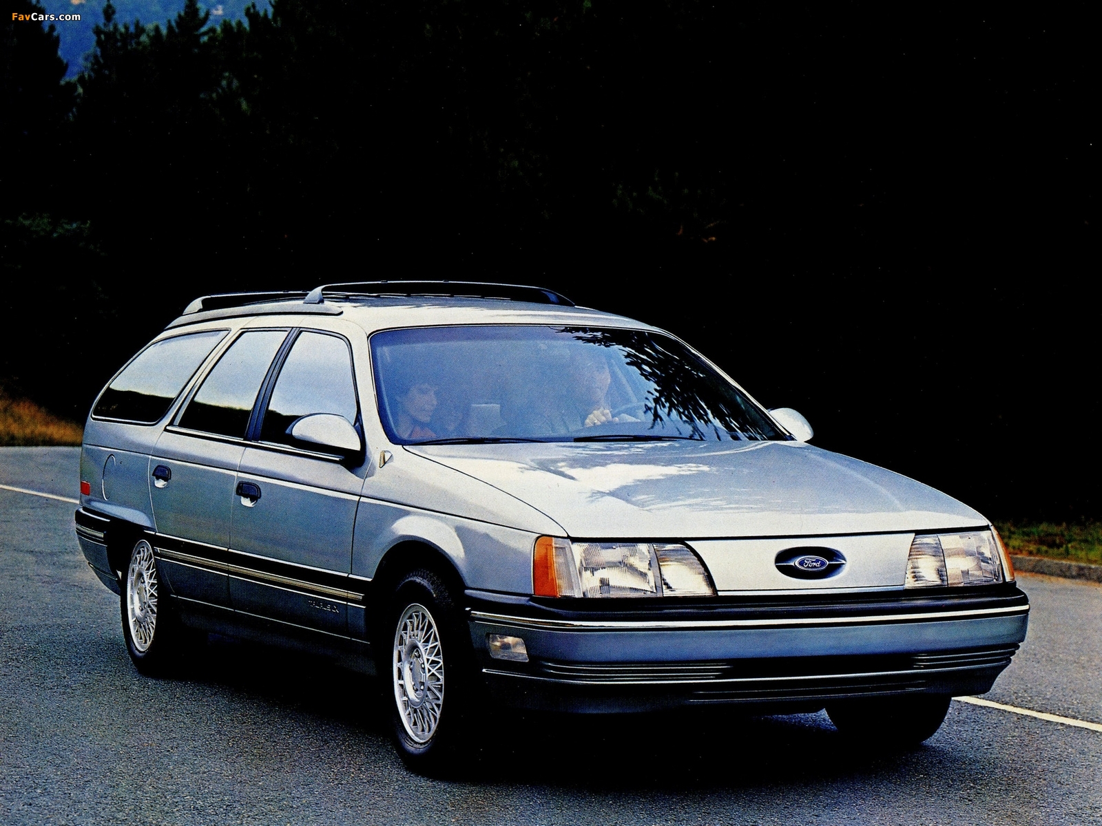 Photos of Ford Taurus Wagon 1985–91 (1600 x 1200)