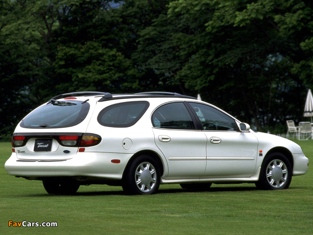 Photos of Ford Taurus Wagon JP-spec (1FASP57) 1996–99 (640 x 480)