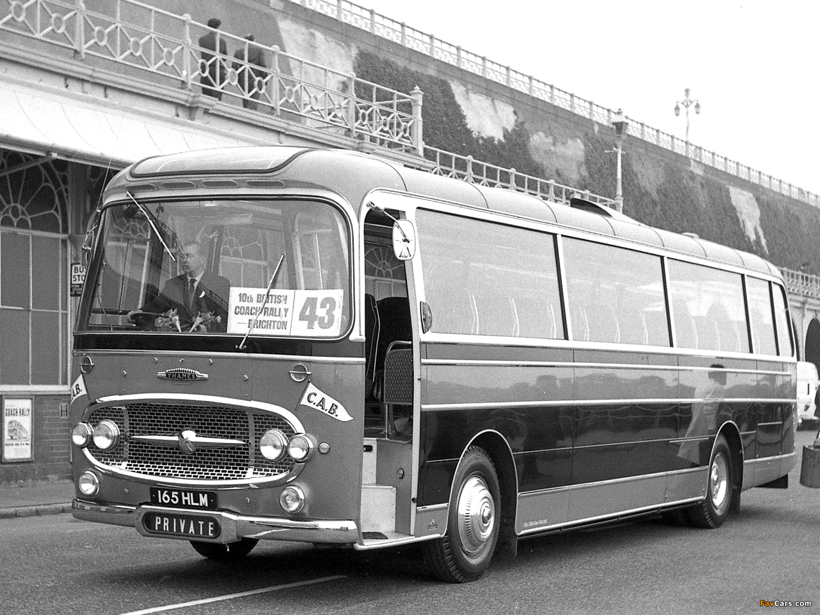 Plaxton Ford Thames 676E (C52F) 1964 pictures (1600 x 1200)