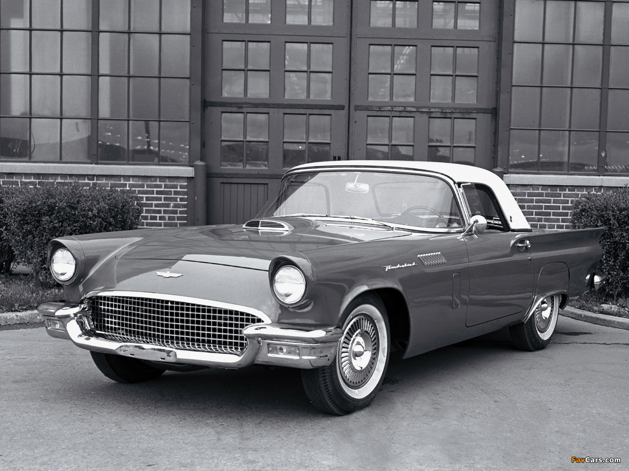 Ford Thunderbird 1957 wallpapers (1280 x 960)