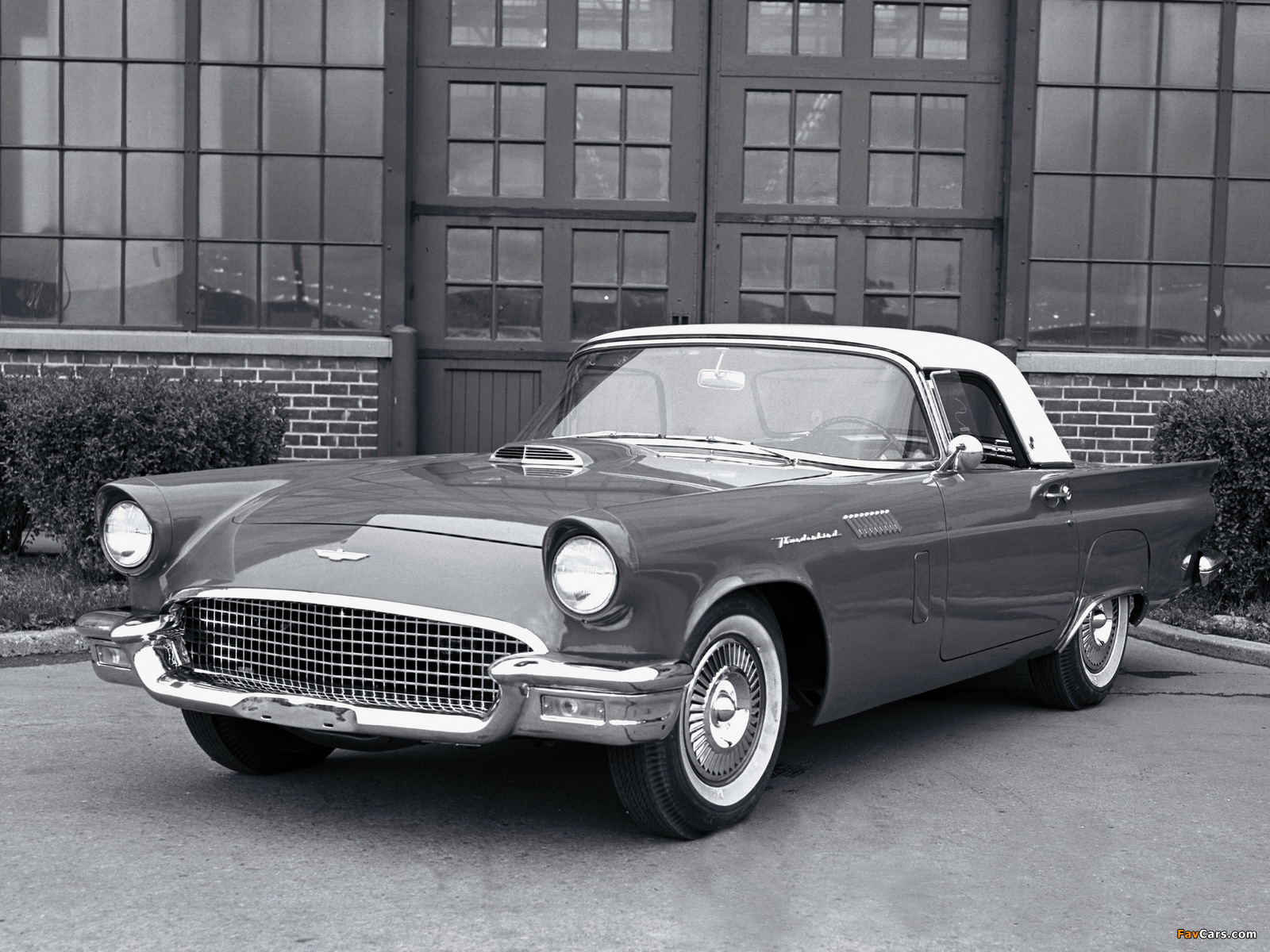 Ford Thunderbird 1957 wallpapers (1600 x 1200)
