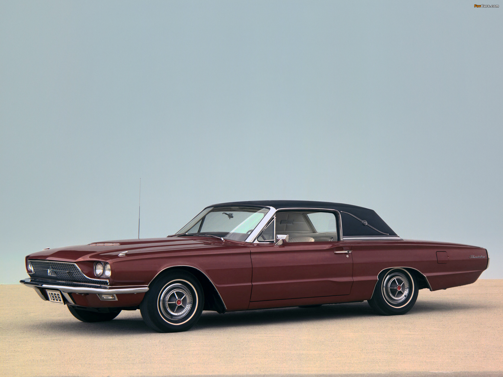 Pictures of Ford Thunderbird Town Landau Coupe (63D) 1966 (2048 x 1536)