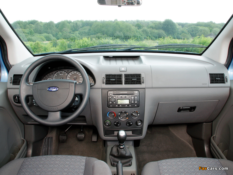 Ford Tourneo Connect 2002–09 photos (800 x 600)