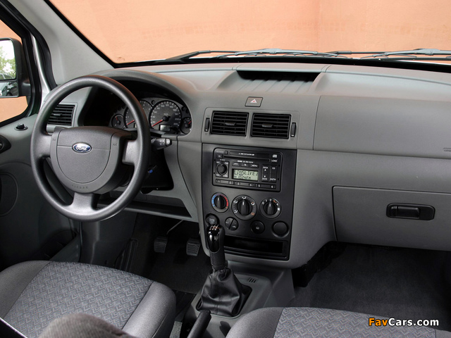 Photos of Ford Tourneo Connect 2002–09 (640 x 480)