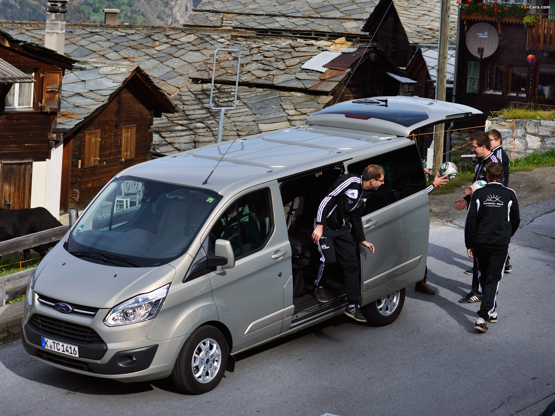 Pictures of Ford Tourneo Custom 2012 (1920 x 1440)