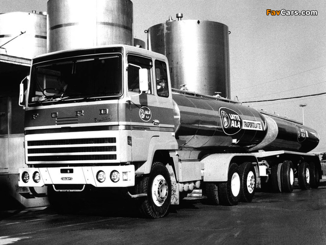 Images of Ford Transcontinental 6x2 Tanker UK-spec 1975–78 (640 x 480)