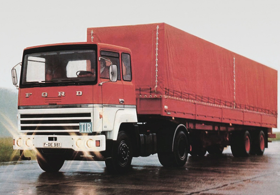 Pictures of Ford Transcontinental 4x2 Tractor 1975–78