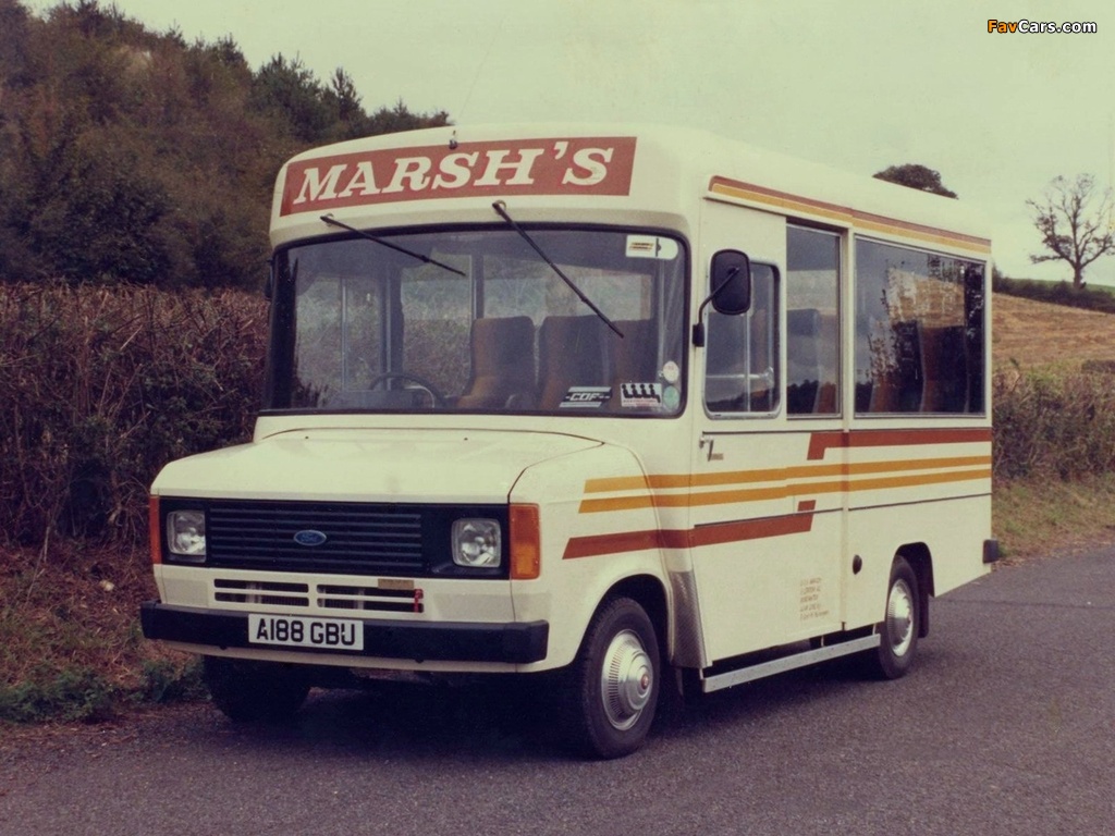 Photos of Ford Transit Coach UK-spec 1978–86 (1024 x 768)