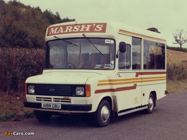 Photos of Ford Transit Coach UK-spec 1978–86 (640 x 480)