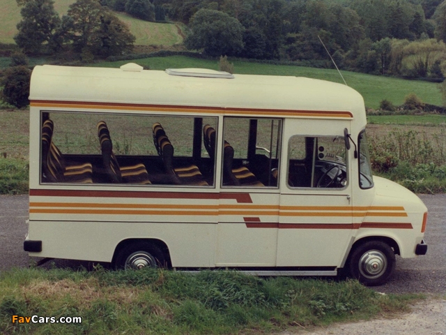 Pictures of Ford Transit Coach UK-spec 1978–86 (640 x 480)