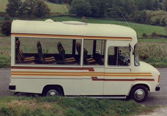 Pictures of Ford Transit Coach UK-spec 1978–86