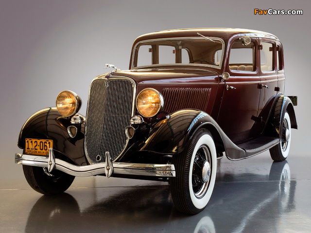 Ford V8 Deluxe Fordor Sedan (40-730) 1933 pictures (640 x 480)