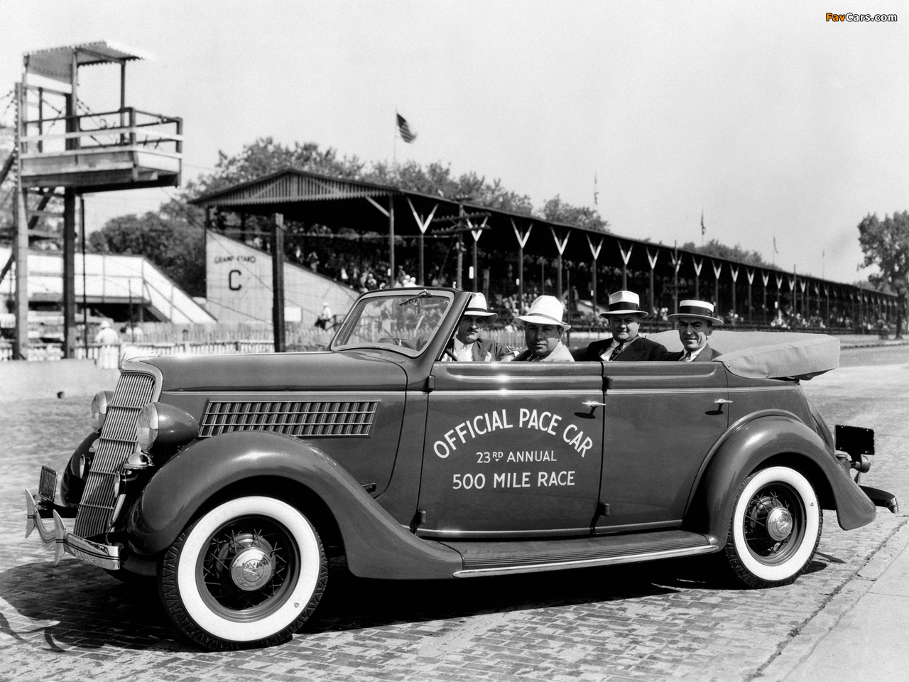 Ford V8 Convertible Sedan Indy 500 Pace Car (48-740) 1935 wallpapers (1280 x 960)