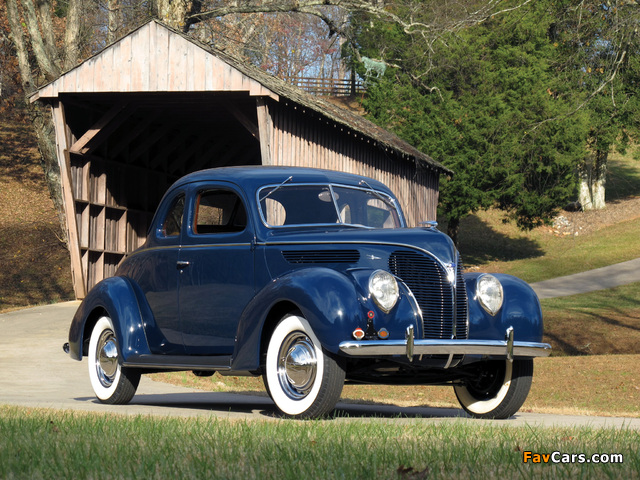 Ford V8 Deluxe 5-window Coupe (81A-770V) 1938 photos (640 x 480)
