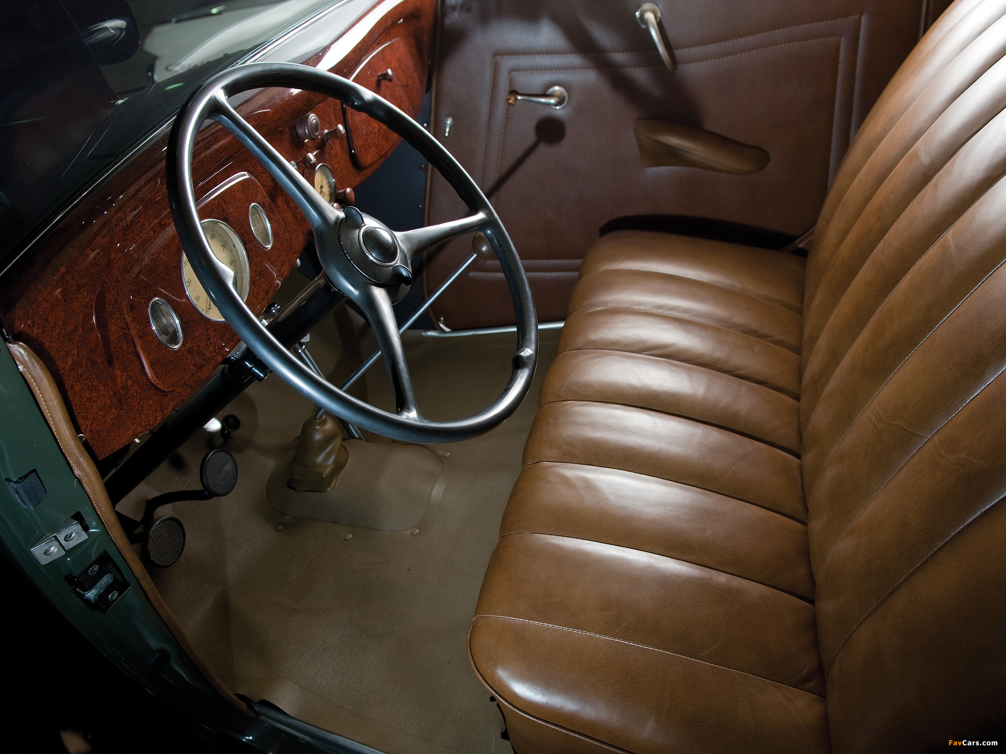 Images of Ford V8 Deluxe Cabriolet (40-760) 1934 (2048 x 1536)