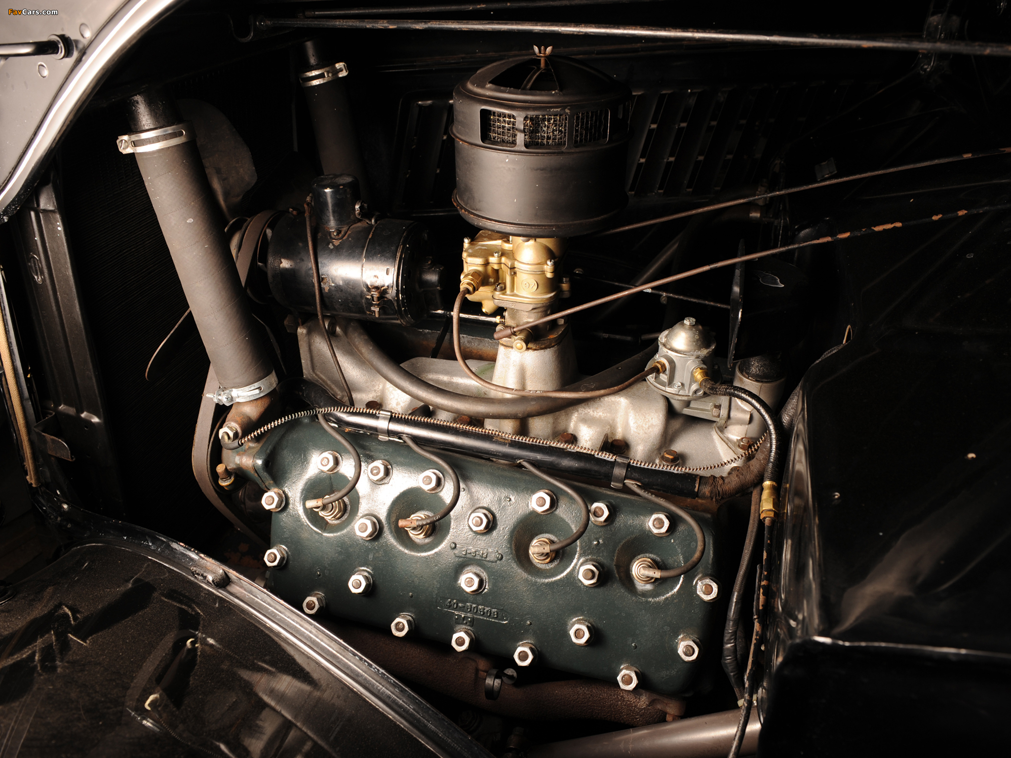 Images of Ford V8 Deluxe Station Wagon (48-790) 1935 (2048 x 1536)