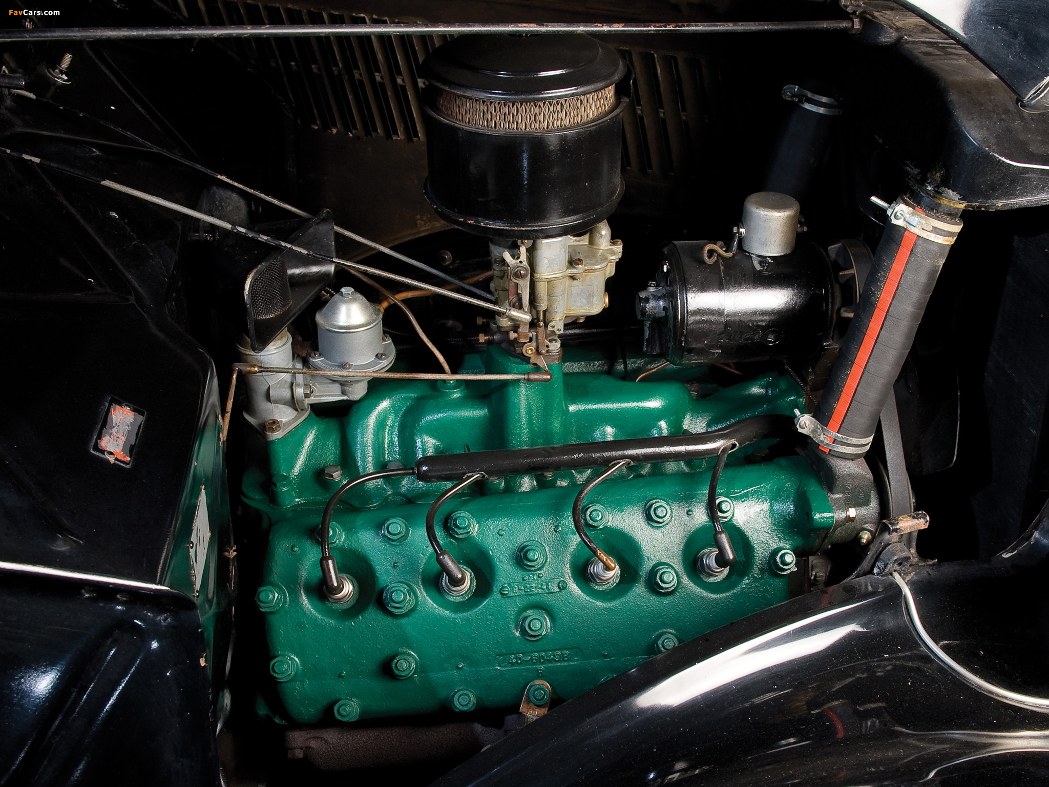 Images of Ford V8 Deluxe Roadster (68-710) 1936 (2048 x 1536)