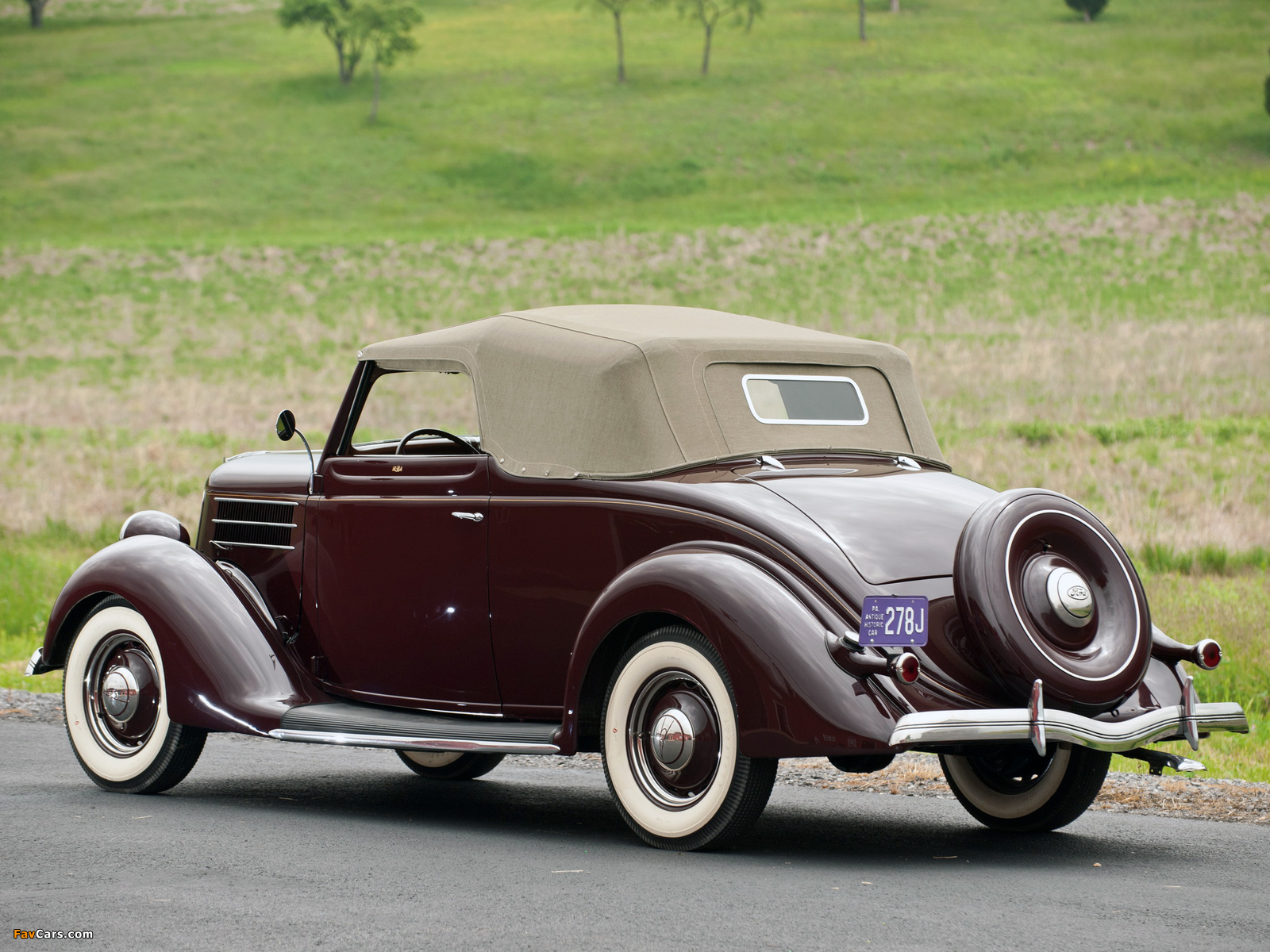 Photos of Ford V8 Deluxe Convertible Coupe (68-730) 1936 (1600 x 1200)