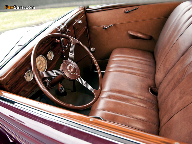 Photos of Ford V8 Deluxe Convertible Coupe (68-730) 1936 (640 x 480)