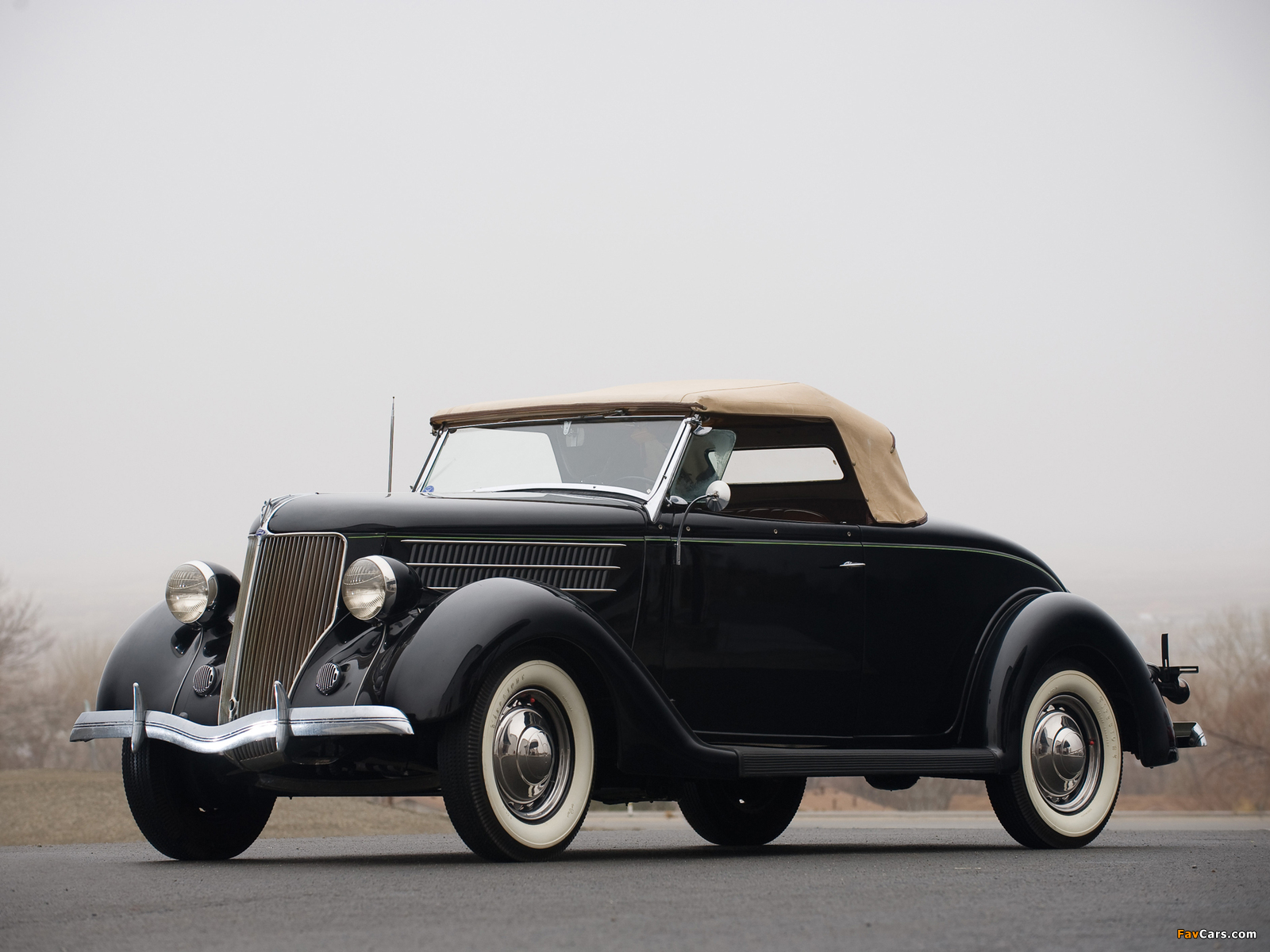 Photos of Ford V8 Deluxe Roadster (68-710) 1936 (1600 x 1200)