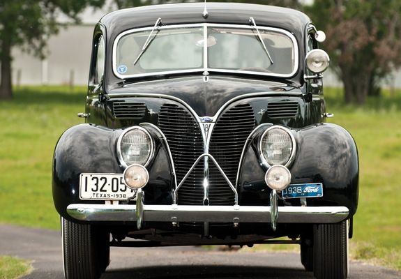 Photos of Ford V8 Deluxe 5-window Coupe (81A-770V) 1938
