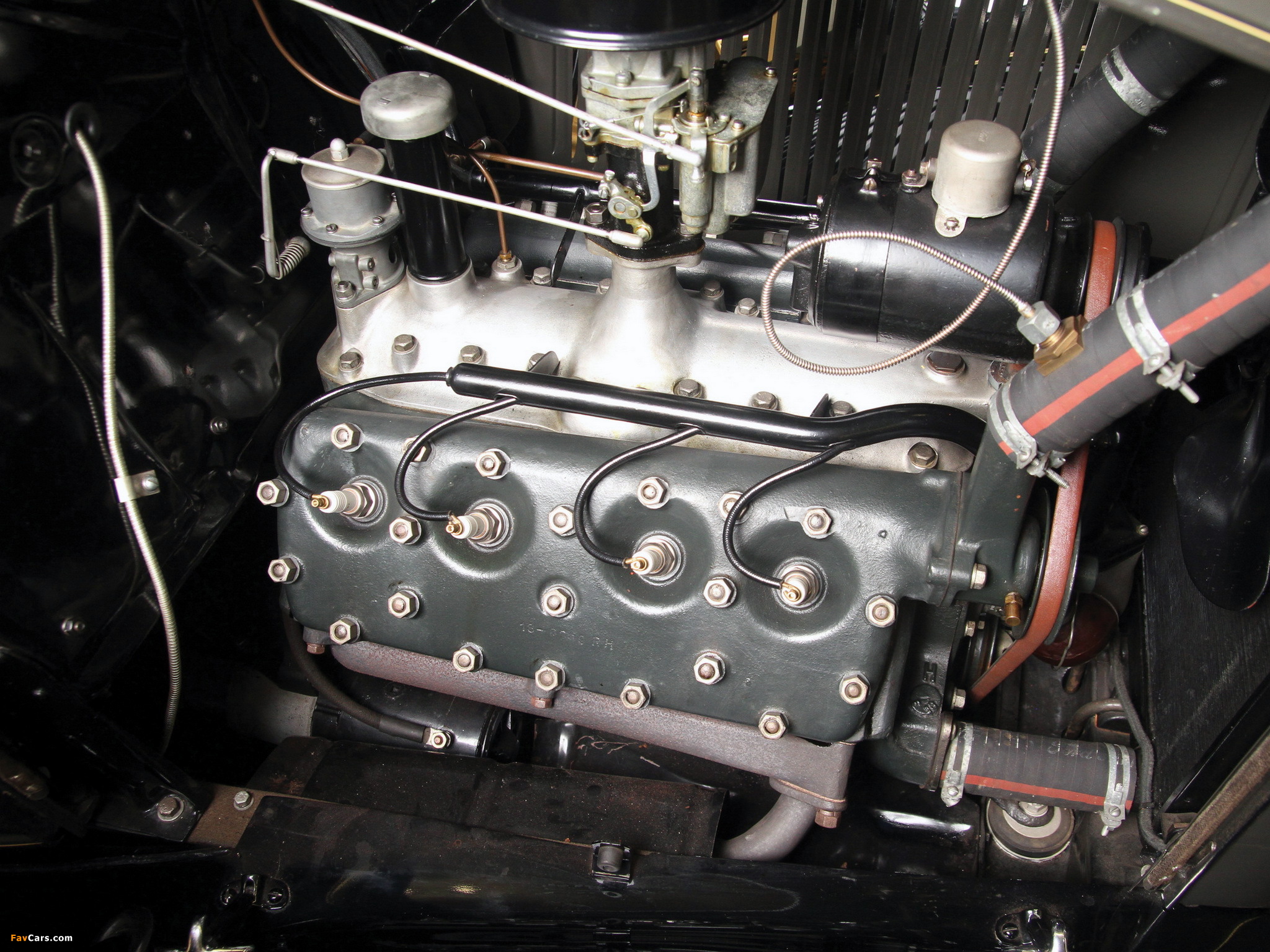 Pictures of Ford V8 Roadster (18-40) 1932 (2048 x 1536)