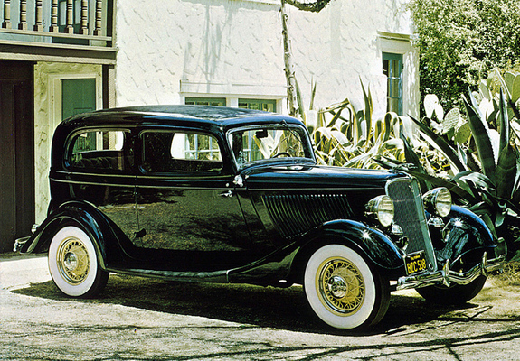 Ford V8 Tudor Sedan (40-700) 1933 wallpapers