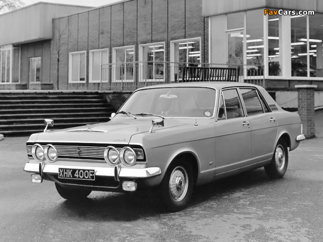 Photos of Ford Zodiac Executive Saloon (3012E) 1966–72 (640 x 480)