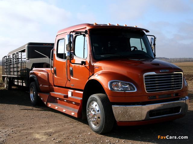 Freightliner Business Class M2 106 Crew Cab 2002 images (640 x 480)