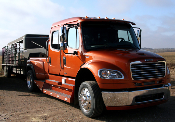 Freightliner Business Class M2 106 Crew Cab 2002 images