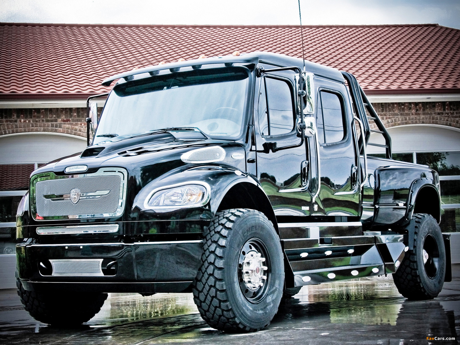 STRUT Freightliner Business Class M2 Sportchassis Grille Collection 2004 wallpapers (1600 x 1200)